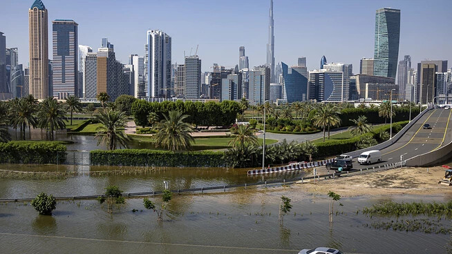 Dubai leidet noch immer unter den Folgen der schweren Regenfälle. Foto: Christopher Pike/AP/dpa
