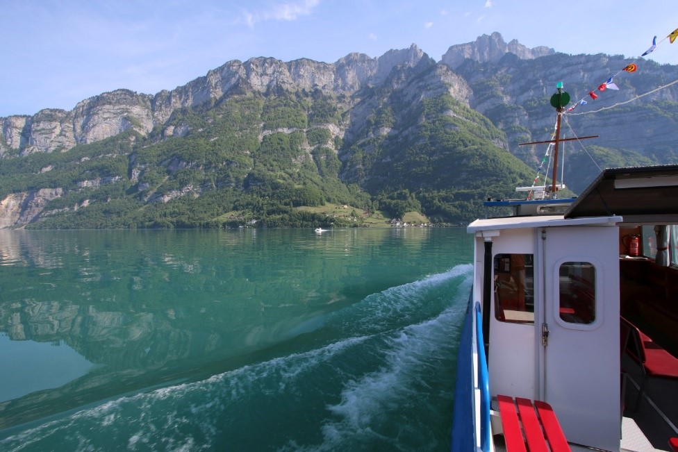Nette Abkühlung: Der Walensee, rund 151 m tief, wird im Sommer selten über 20 Grad warm. 