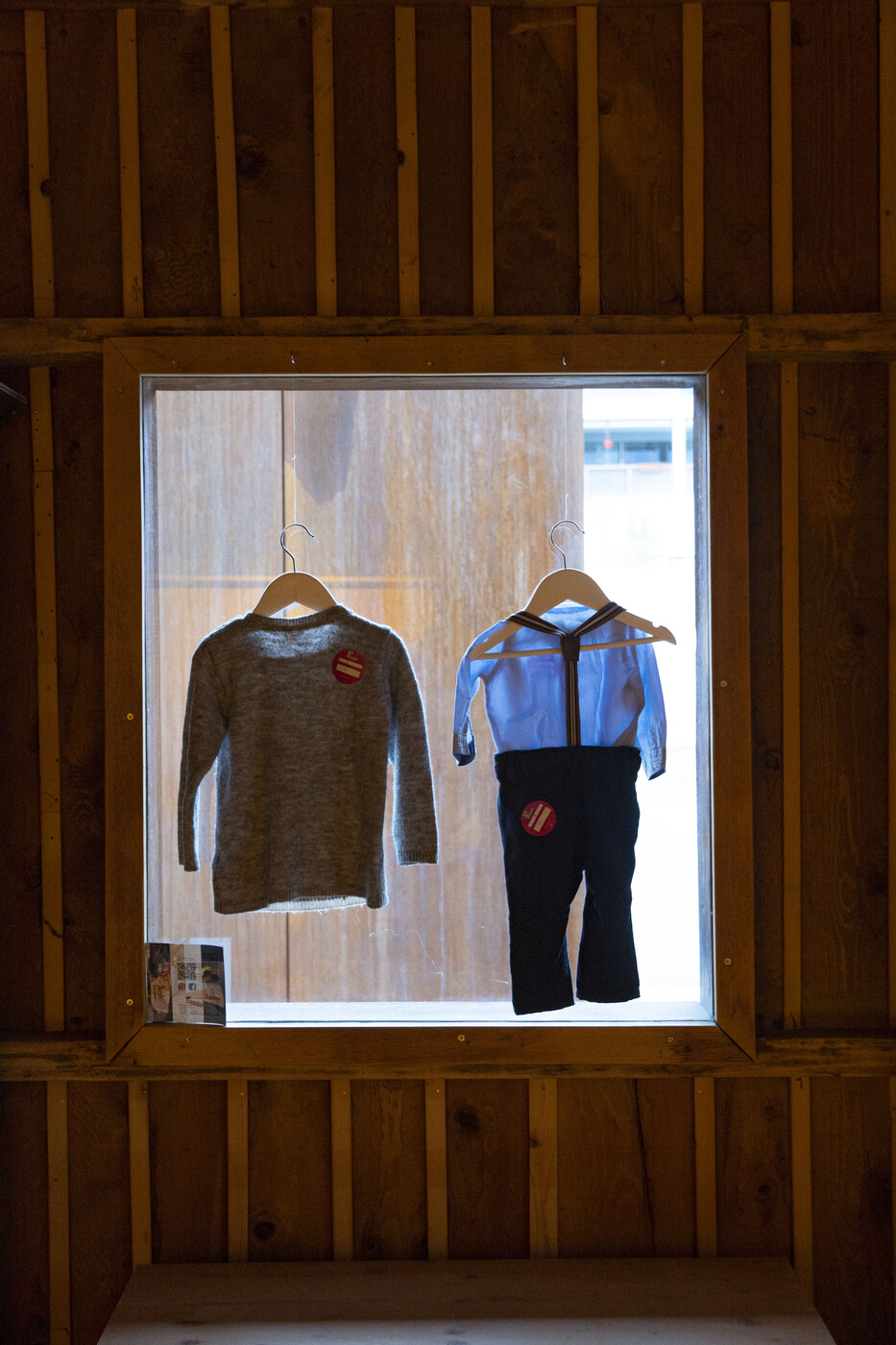 Im Namen der Nachhaltigkeit: Second-Hand-Kinderkleider und Produkte aus der Region gehören zur Box.