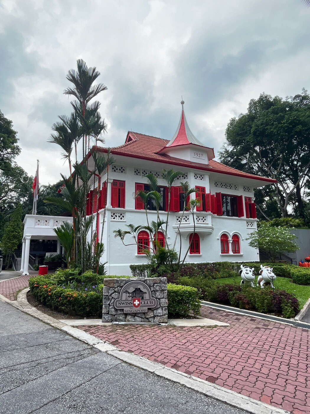 Geführt von einem Schweizer: Das Hotel Swiss Club bietet den Schweizer Unihockey-Nationalspielerinnen etwas Heimat in Singapur.