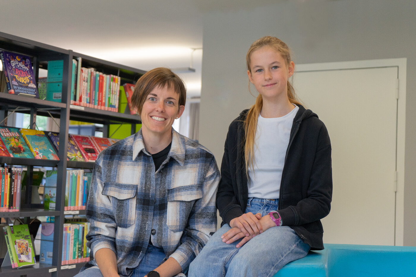 Zwei Bücherwürmer: Lina und ihre Mutter Manuela Kohler.
