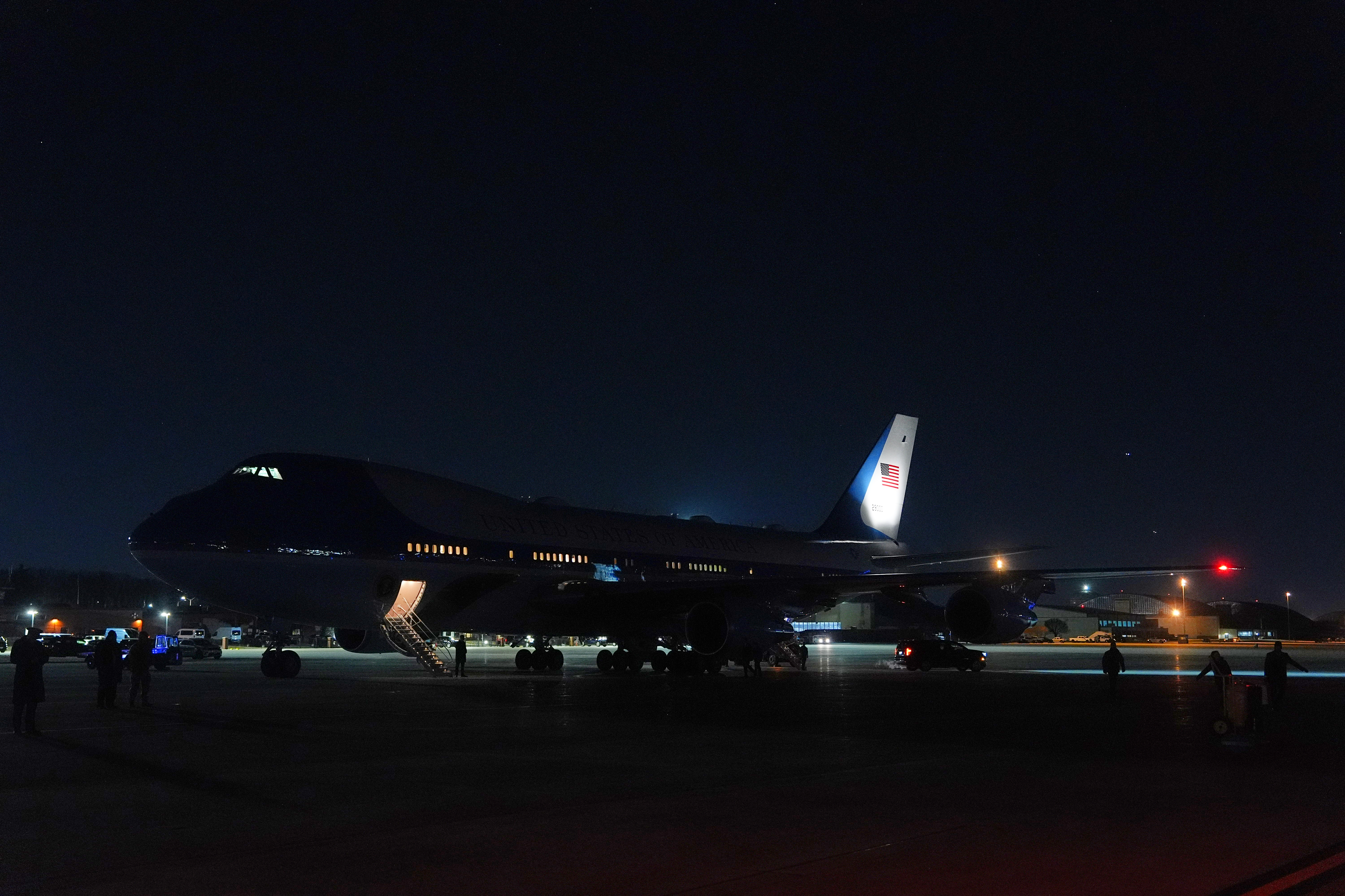 Zurück in Washington: Die Air Force One hatte auf der Reise nach Davos ein «kleines elektrisches Problem». 