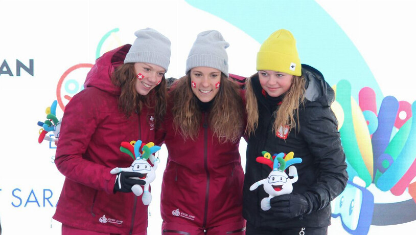 Nadja Kälin (links) mit der Silbermedaille. BILD SWISS OLYMPIC TEAM