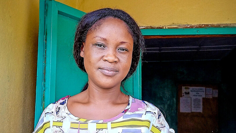 Myrtle Bowier klärt in Liberia Frauen über Körperhygiene auf.