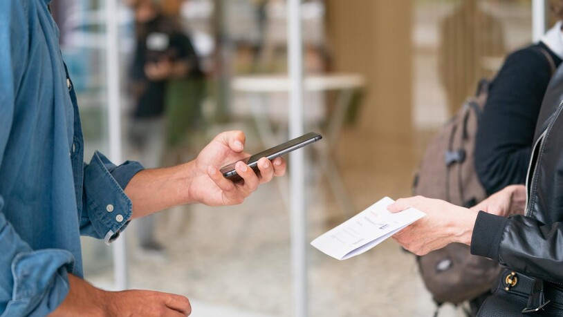 Wer ein Gerät besitzt, dass QR-Codes scannen kann, ist klar im Vorteil.