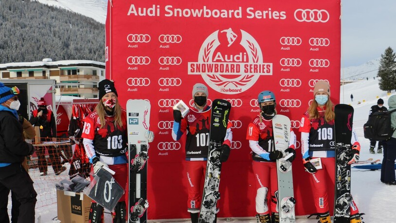 Das Podest vom Samstag in Schweizer Händen: In der Mitte Siegerin Ladina Jenny und Schweizermeisterin Julie Zogg. Aussen links Jessica Keiser, rechts Xenia Spoerri.