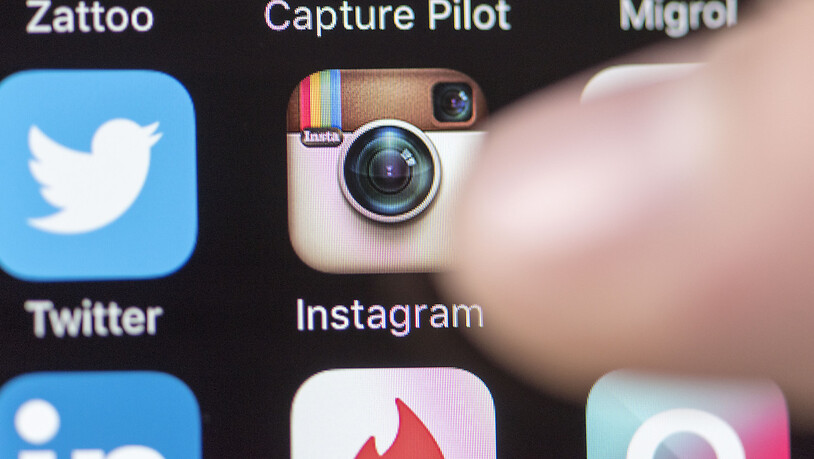 Instagram will das Alter seiner Nutzerinnen und Nutzer künftig auch per Gesichtserkennung ermitteln. Die Funktion werde derzeit in den USA getestet. (Symbolbild)