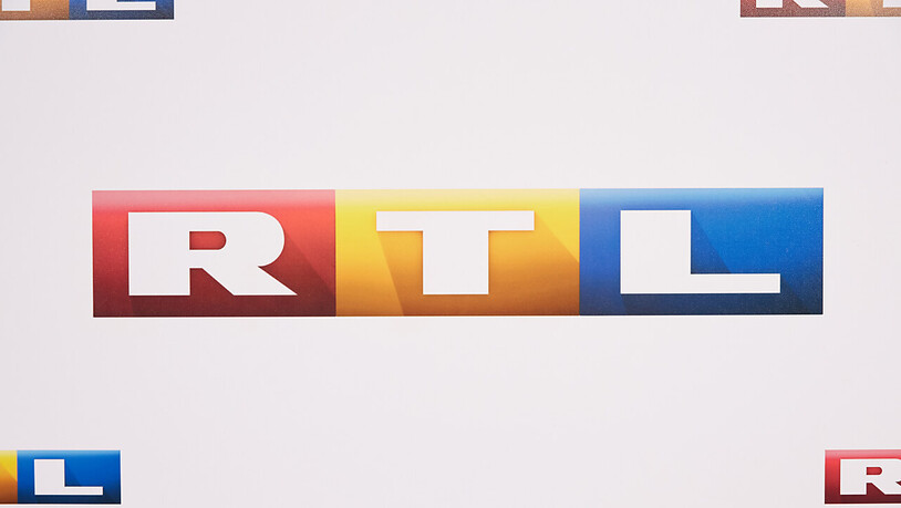 Der Fernsehkonzern RTL hat nach einem schwachen zweiten Quartal und wegen trüber Aussichten die Prognose für den operativen Gewinn gesenkt. Die Buchungen und die Aussichten auf den meisten europäischen Werbemärkten haben sich weiter eingetrübt. …