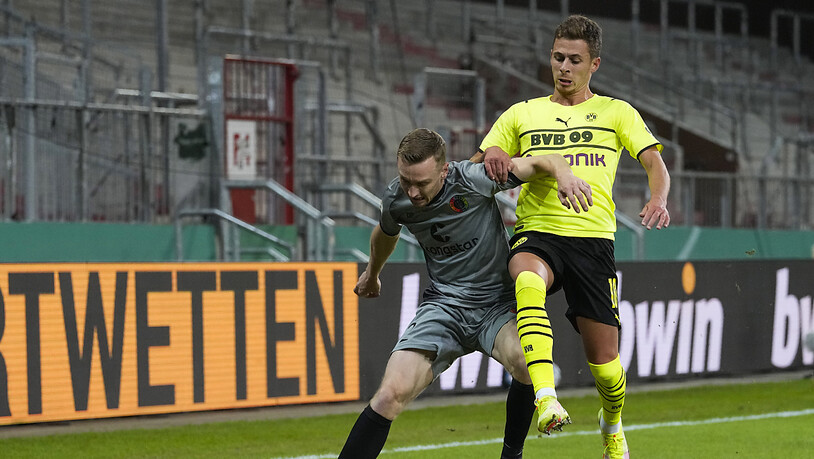 Thorgan Hazard (rechts) konnte sich bei Borussia Dortmund nie richtig durchsetzen