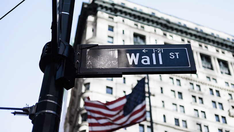An den US-Börsen ist es nach der Vortagserholung am Freitag wieder bergab gegangen. Angesichts der anhaltenden Verunsicherung über den Zustand des Bankensektors schloss der Leitindex Dow Jones Industrial 1,19 Prozent tiefer bei 31 861,98 Punkten. …