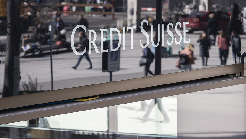 Experten sehen die Zukunft der angeschlagenen Credit Suisse (CS) kritisch. Die Prognosen reichen von mehrmonatigen Problemen bis hin zum Ende der angeschlagenen Schweizer Grossbank, wie aus am Samstag veröffentlichten Interviews hervorging. (Archivbild)