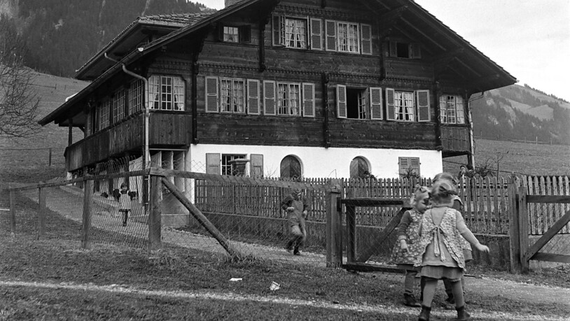 Das Kinderheim Sunnehuus in Frutigen im Jahr 1947.