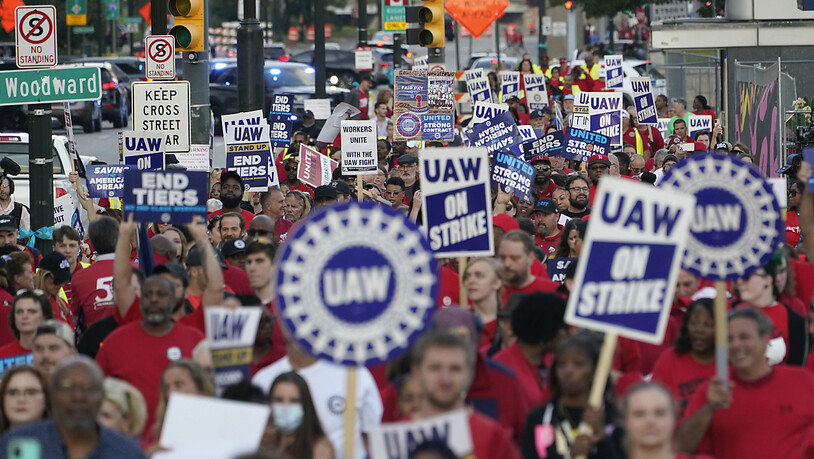 In den USA geben derzeit Streiks von Mitarbeitenden mehrere Autokonzernen zu reden.