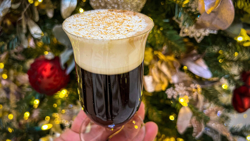 Beim Glühweinhüttli im Kurpark gibt es Irish Coffee und Glühwein. 