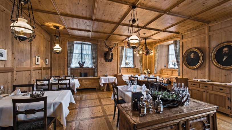 Restaurant Zollstube: gemütlichen urchig-schweizerischen Z’nacht.