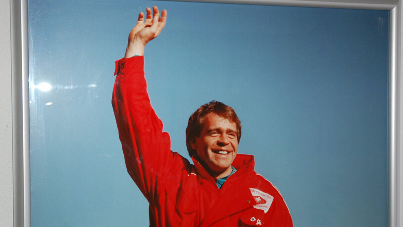Ekkehard Fasser aus Glarus feiert 1988 den Olympiasieg im Viererbob.
