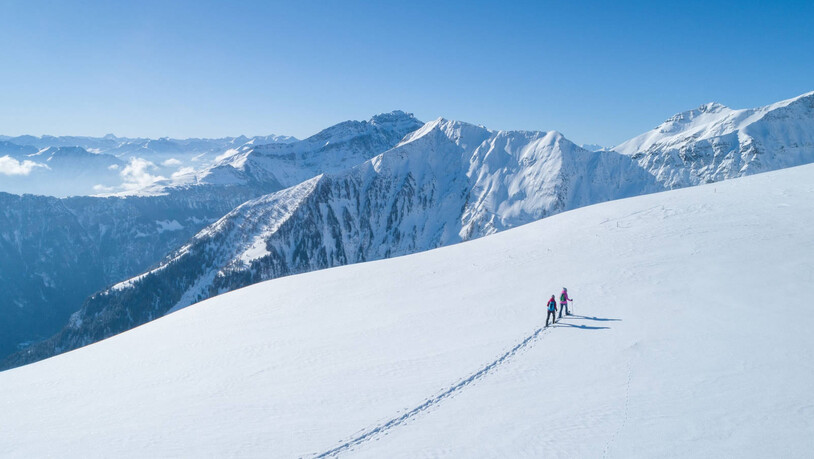 Faszinierende Bergwelt entlang des Schneeschuh-Trails Pardiel-Laufböden.