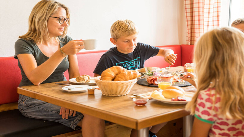 Gemeinsam die Zeit geniessen: beim Osterbrunch.