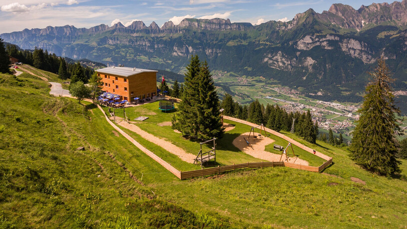 Sanfter Tourismus auf 1500 Meter über Meer: Das Berghotel Schönhalden ist mit der eigenen Gondelbahn erschlossen.