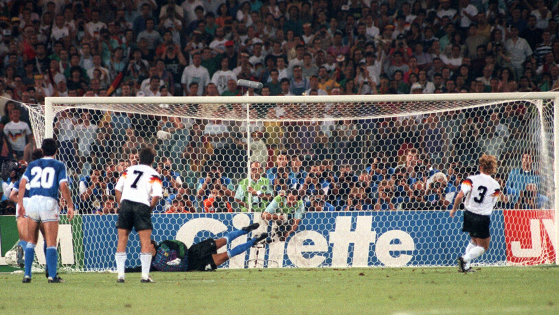 Entscheidung: Andy Brehme verwandelt in der 85. Minute den Strafstoss zum Weltmeistertitel.
