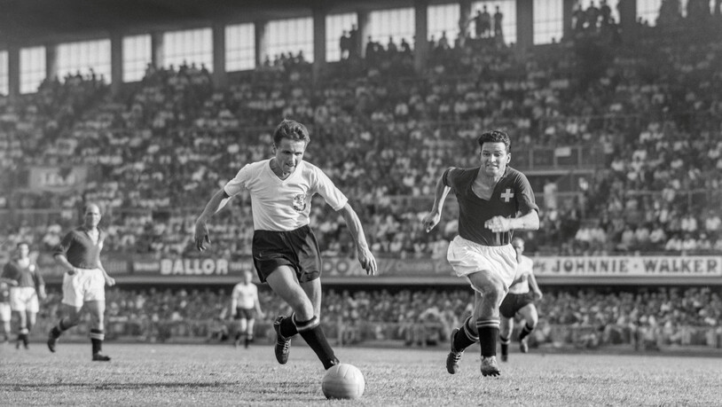 Torreiches Duell: Österreich (links) und die Schweiz erzielten im WM-Viertelfinal 1954 zwölf Tore. 