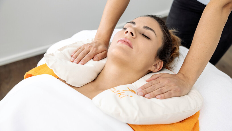 Für eine entspannte Haltung: Verspannungen im Rücken lösen durch sanften Druck, Dehnung und Vibrationen.