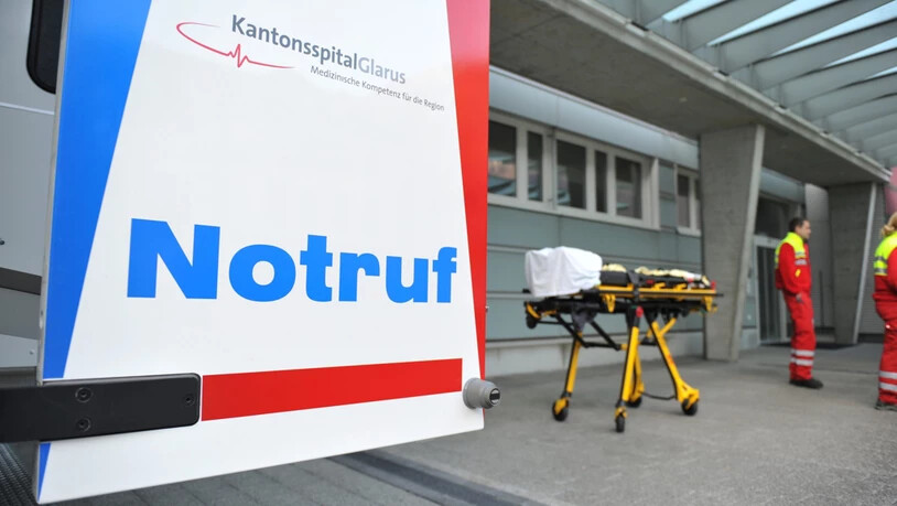 SOGS 02.03.12Kantonsspital Glarus fährt ab Juli Rettungseinsätze in Schänis, Weesen und AmdenSOGS 06.03.14Seit 1 1/2 Jahren rückts bei Notfällen in Amden, Weesen, Schänis die Ambulanz aus Glarus aus. Kommt das dem Kanton teuer zu stehen?