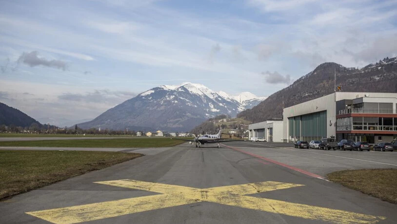 Flugplatz Mollis.