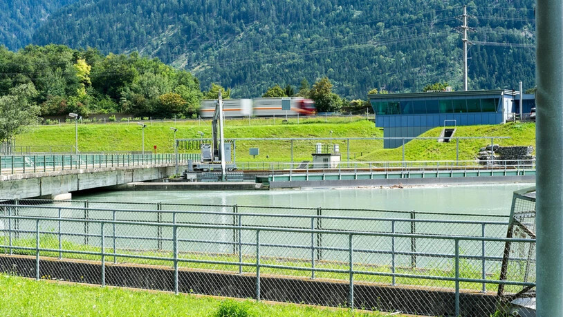 Kraftwerk Stauwehr Wasserkraftwerk