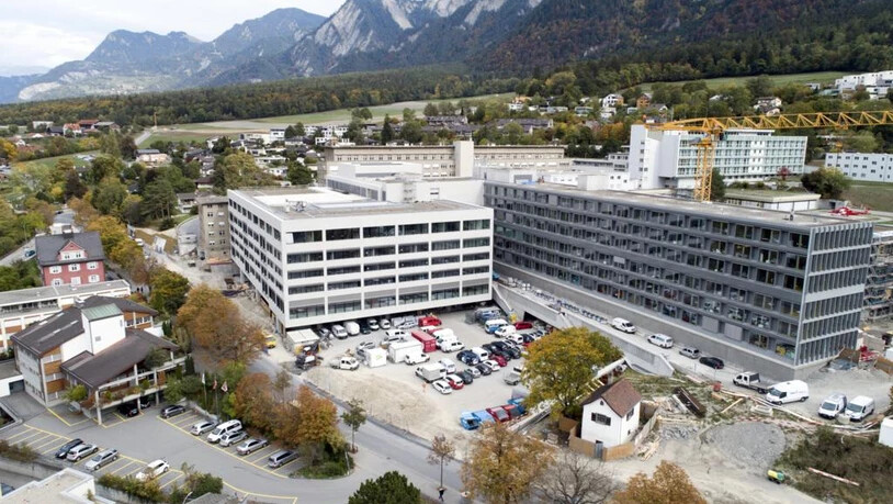 Auf dem Weg von ihrem Arbeitsplatz zu den Parkplätzen wurde eine Mitarbeiterin des Kantonsspitals verbal belästigt.