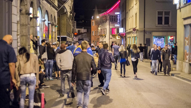 Mit dem neuen Polizeigesetz soll das Alkoholverbot auf öffentlichem Grund verschwinden.