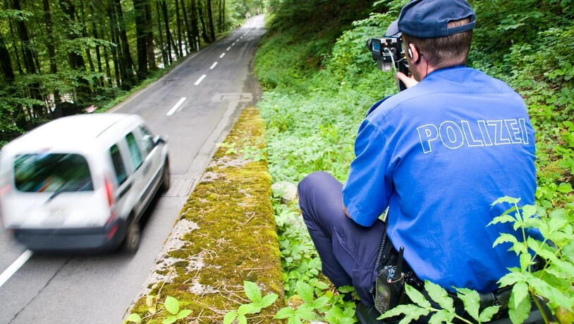 Raser, Polizei, Blitzen, Geschwindigkeit