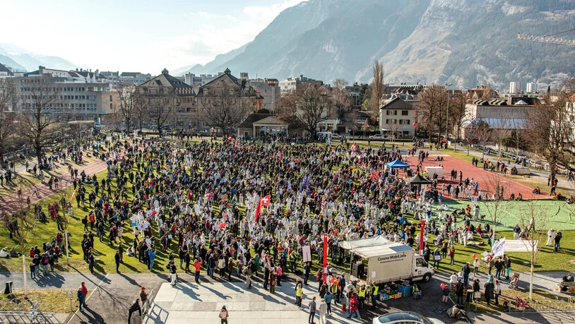 Stiller Protest Demo Demonstration Kundgebung Corona Coronavirus Pandemie Covid 10 Quaderwiese Chur 