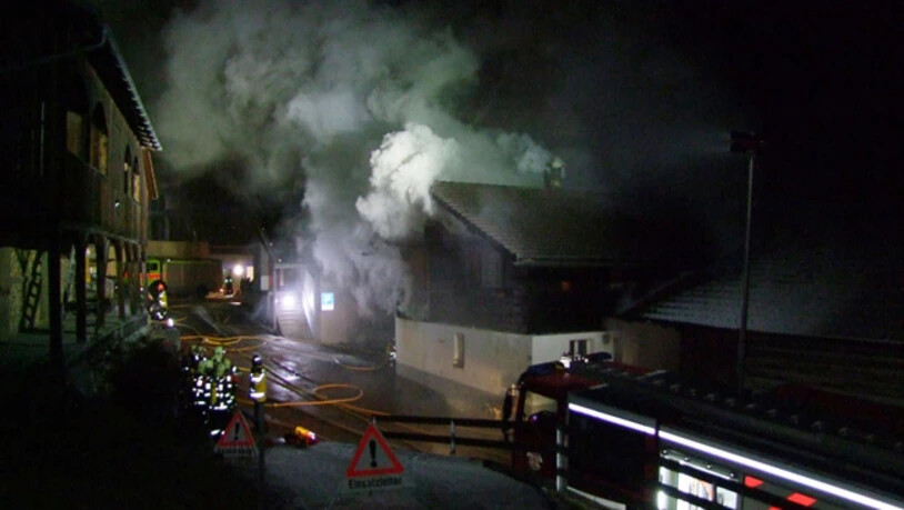 Die Brandursache ist zurzeit noch unklar. Bild Kantonspolizei Graubünden