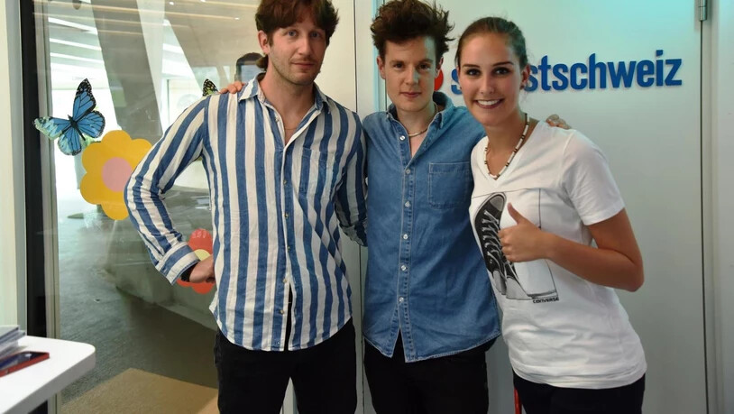 Frontmann Adrian Kübler und Tastenmann Luca Burkhalter waren zu Gast bei Moderatorin Adrienne Krättli.