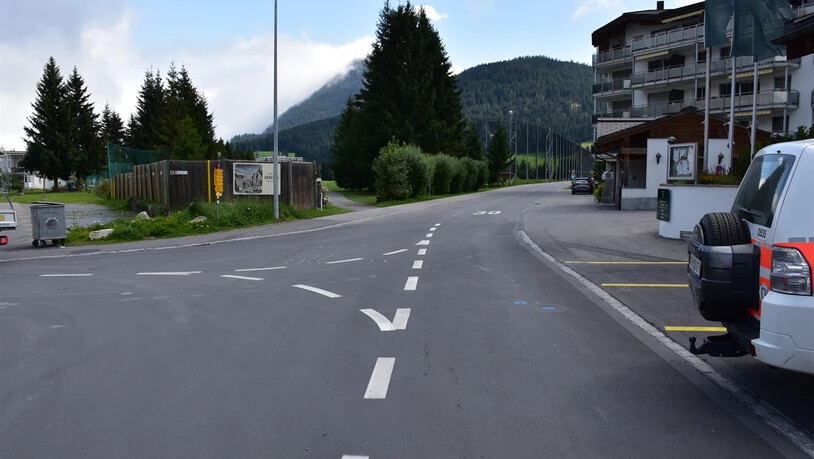 Der Unfall ereignete sich auf der Verzweigung Mattastrasse / Hertistrasse in Davos Platz.