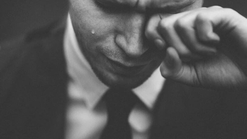 Auch Männer weinen.