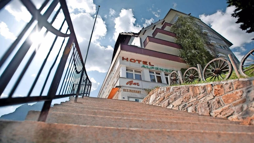 Bald in neuem Glanz: Das abgebrannte Hotel «Alpenblick» soll an alter Stelle neu aufgebaut werden.