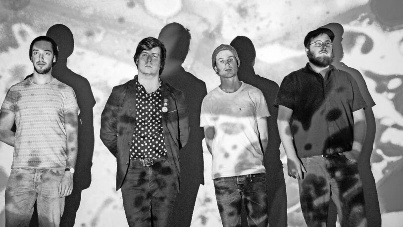 Heimspiel: Die vier Glarner von «The Outta Mind» würden sich zwar auch im kalifornischen Küstengebiet wohl fühlen, ihre Platte lassen sie aber lieber im Veka in Glarus taufen.