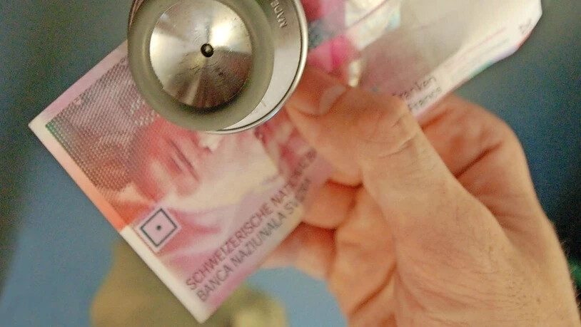 Genaue Prüfung: Zwei Glarner Ärzte dürfen sich nicht allzu wenig Lohn und allzu viel Dividende auszahlen.