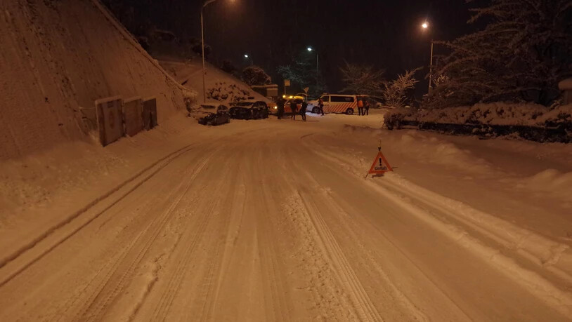 Der starke Schneefall führte für einen Autofahrer zu einer Rutschpartie.