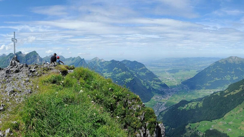 Der Fronalpstock zeigt ein schönes Panorama.