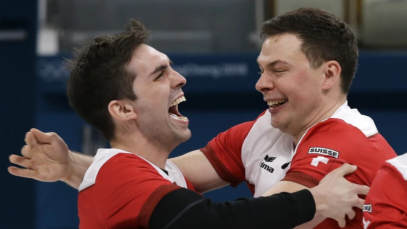 Die grösste Moment in ihren Curling-Karrieren: Skip Peter De Cruz (links) und Claudio Pätz
