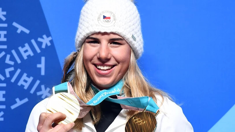 Ester Ledecka jubelt über ihre beiden Goldmedaillen