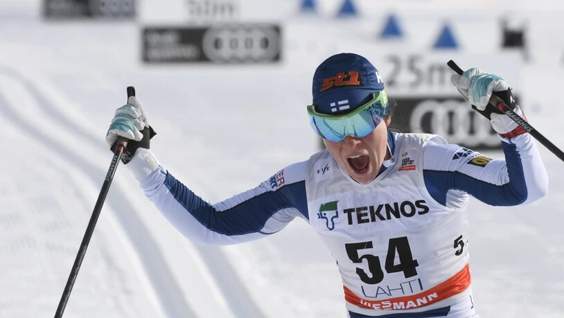 Krista Pärmäkoski jubelt nach dem Zieleinlauf in Lahti