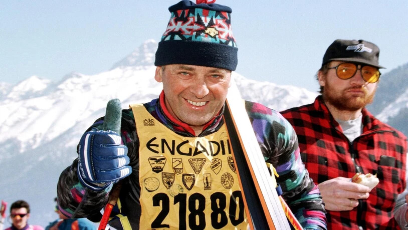 1998 ist Sportminister Adolf Ogi prominenter Teilnehmer.