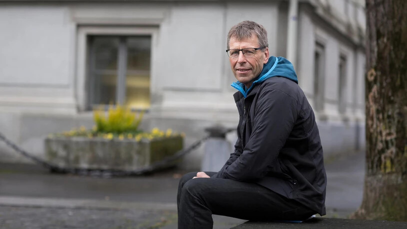 «Früher regelte man das eine oder andere mit einem Handschlag»: Paul Küng blickt auf 40 Jahre Polizeiarbeit zurück. 