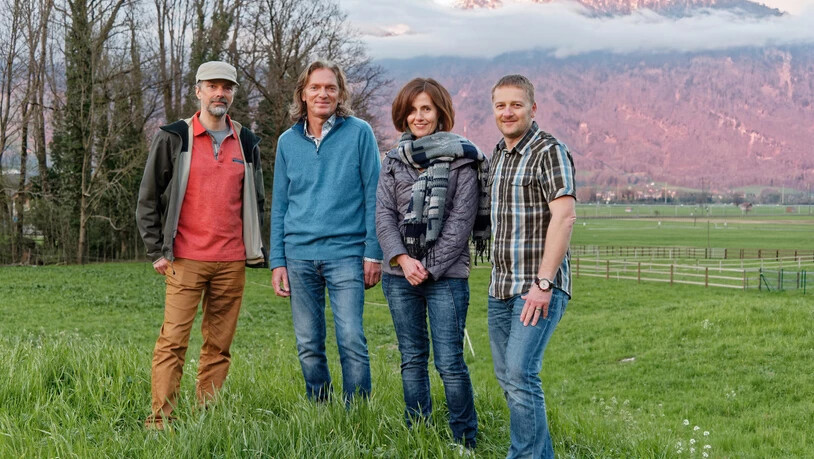 Emanuel Zahner, Siegfried Hettegger, Katharina Imhof und Daniel Lienhard (von links) bilden den Vorstand von Linth Gegen Wind.