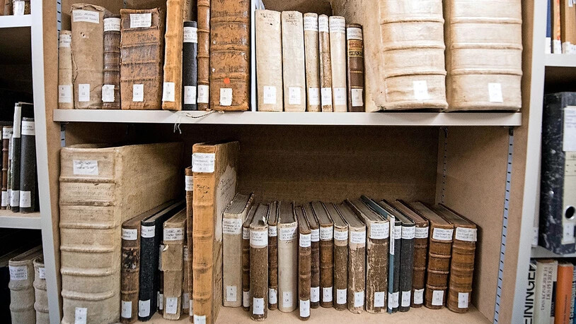 In den Räumen der alten Stadtschule hat sich die Landesbibliothek Glarus zu einem beliebten Begegnungsort für alle entwickelt.