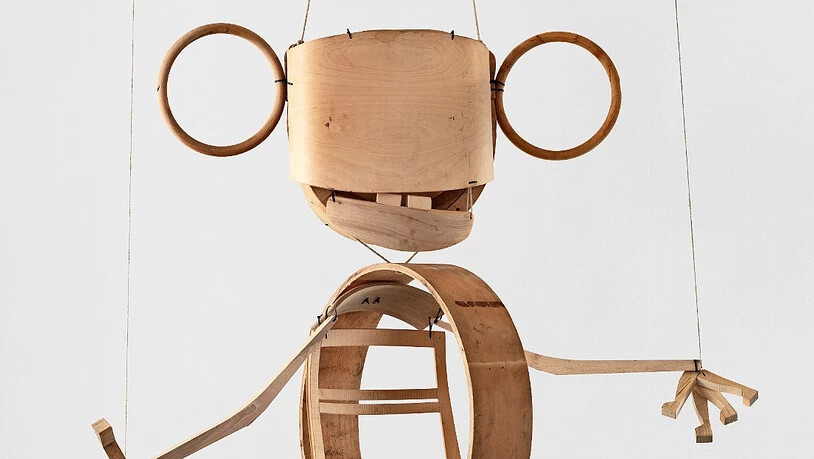 Eine runde Sache: Der Affe von Stephan Hürlemann lässt sich per Seilzug zu einer Grimasse verleiten.